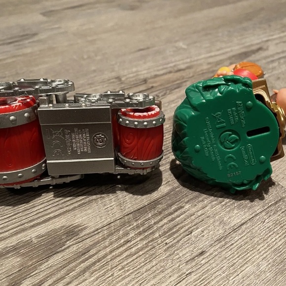 Skylander Superchargers Turbo Charge Donkey Kong Amiibo & Barrel Blaster Vehicle - Picture 4 of 4
